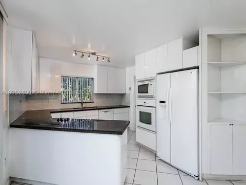 660 Warren Ln, Key Biscayne, FL 33149 photo 6