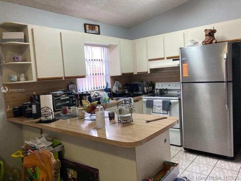 2529 W 70th Pl, Hialeah, FL 33016 photo 12