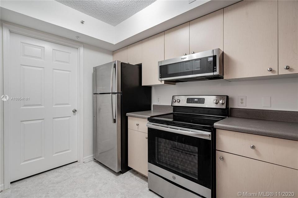  2427 Centergate Dr #204, Miramar, FL 33025 photo 8