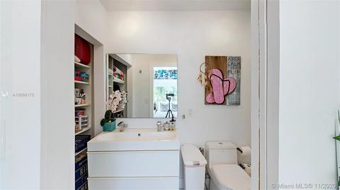 908 Surfside Blvd, Surfside, FL 33154 photo 15