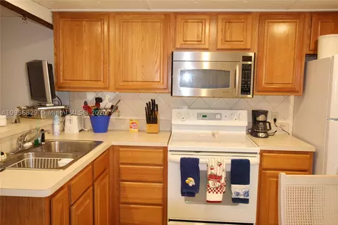 1064 25th St, Okeechobee, FL 34974 photo 3