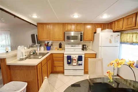 1064 25th St, Okeechobee, FL 34974 photo 4