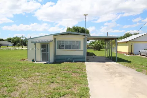 1064 25th St, Okeechobee, FL 34974 photo 2