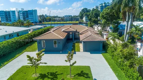 9528 Bay Dr, Surfside, FL 33154 photo 1