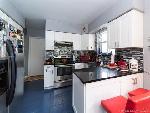 9565 Carlyle Ave, Surfside, FL 33154 photo 9