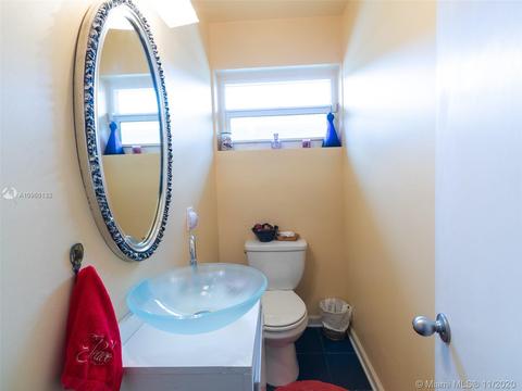 9565 Carlyle Ave, Surfside, FL 33154 photo 7
