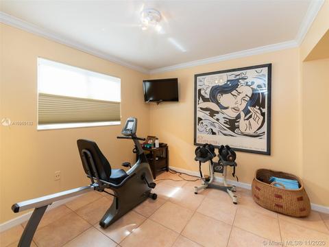 9565 Carlyle Ave, Surfside, FL 33154 photo 15