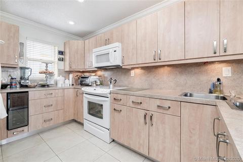 Undisclosed, Hialeah, FL 33012 photo 11