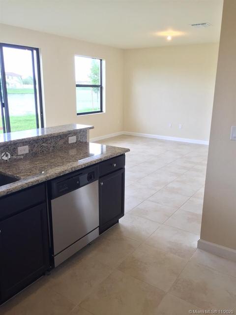 3473 W 86th Ter, Hialeah, FL 33018 photo 7