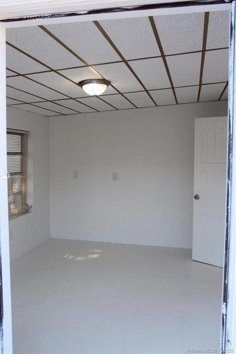 560 E 53rd St, Hialeah, FL 33013 photo 28