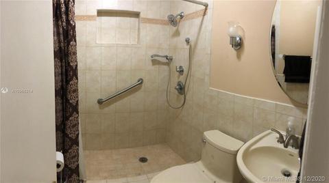 4854 E 9th Ct, Hialeah, FL 33013 photo 9