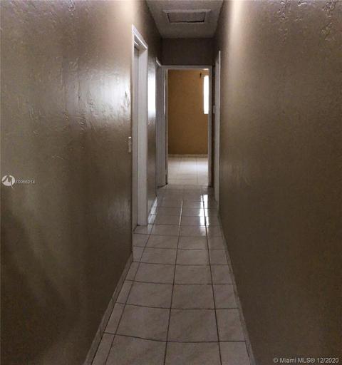 4854 E 9th Ct, Hialeah, FL 33013 photo 7