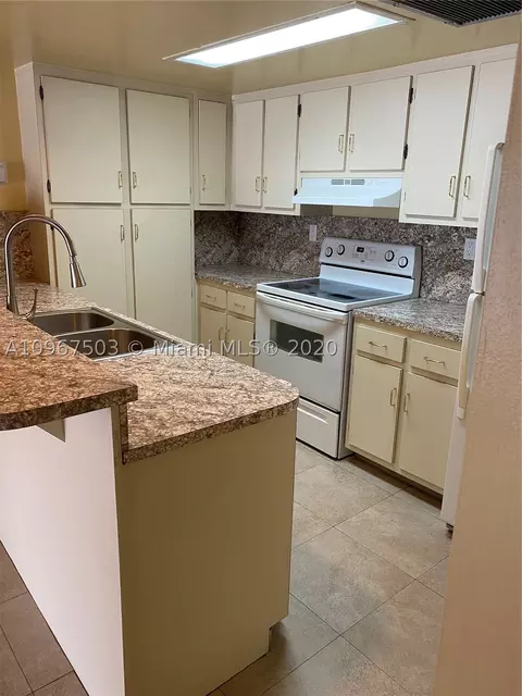 6386 Jack Rabbit Ln, Miami Lakes, FL 33014 photo 9