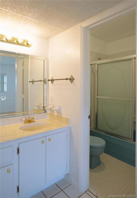 7867 Golf Cir Dr #304, Margate, FL 33063 photo 5