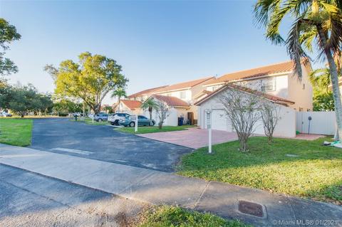 7405 Coldstream Dr, Hialeah, FL 33015 photo 3
