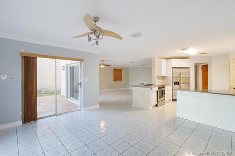 7405 Coldstream Dr, Hialeah, FL 33015 photo 9