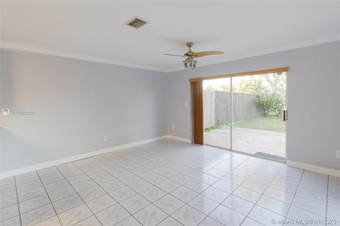 7405 Coldstream Dr, Hialeah, FL 33015 photo 8