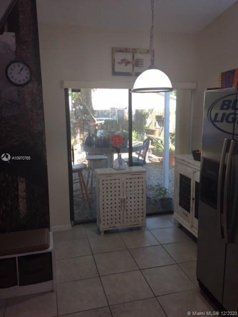 1000 E Lakes Dr, Pompano Beach, FL 33064 photo 24