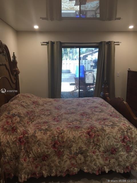 1000 E Lakes Dr, Pompano Beach, FL 33064 photo 5