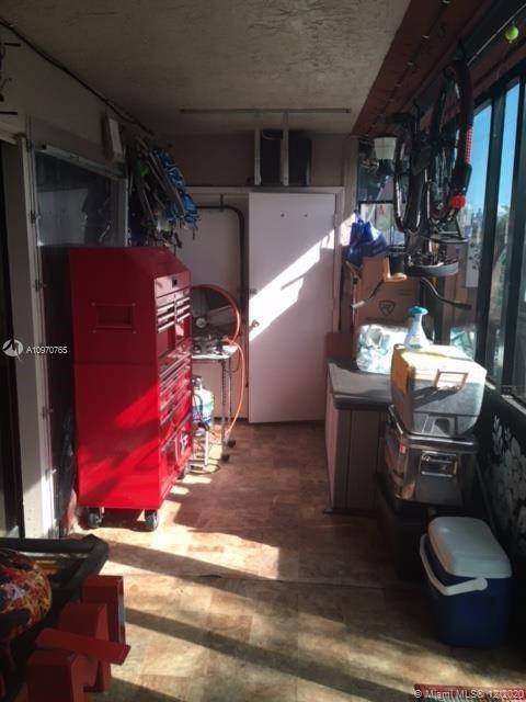 1000 E Lakes Dr, Pompano Beach, FL 33064 photo 6