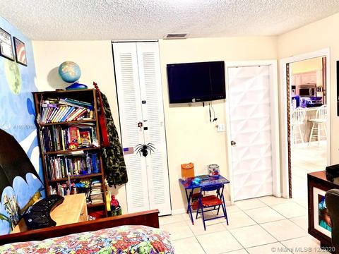 1000 E Lakes Dr, Pompano Beach, FL 33064 photo 35