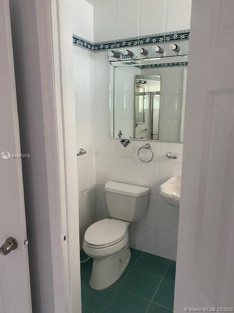 5355 W 10th Ave, Hialeah, FL 33012 photo 14