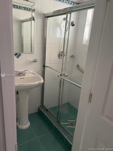 5355 W 10th Ave, Hialeah, FL 33012 photo 15