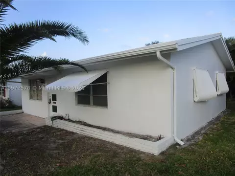 2570 E Golf Blvd, Pompano Beach, FL 33064 photo 1