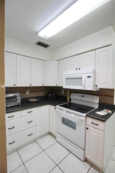 1049 Maple St, Okeechobee, FL 34974 photo 3