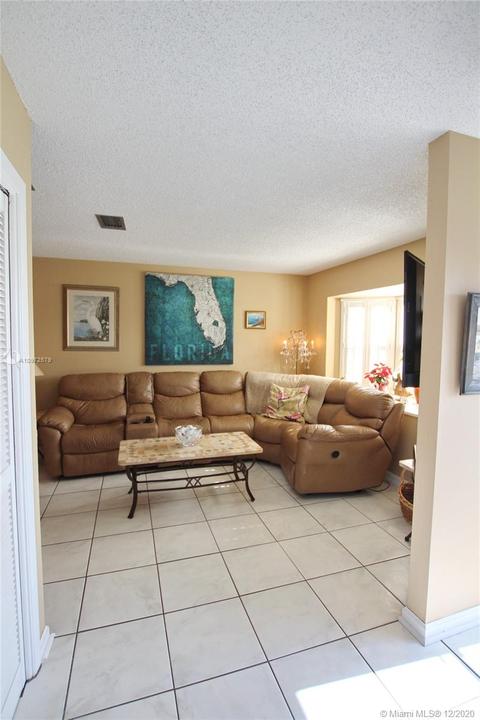 1049 Maple St, Okeechobee, FL 34974 photo 9