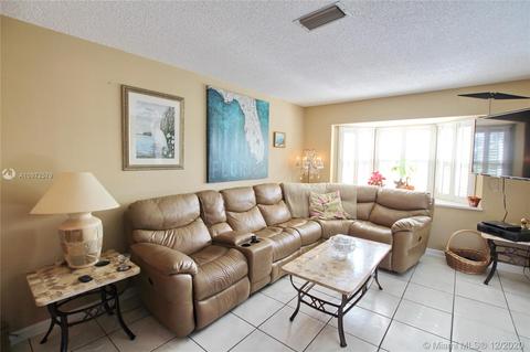 1049 Maple St, Okeechobee, FL 34974 photo 7