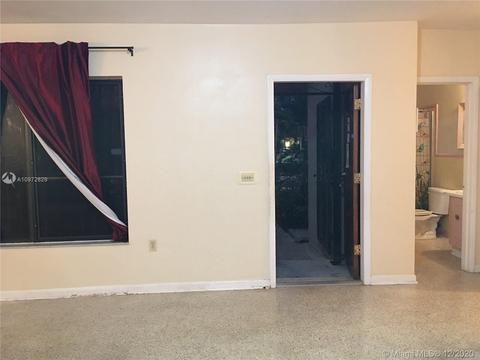 590 W 63rd St, Hialeah, FL 33012 photo 12