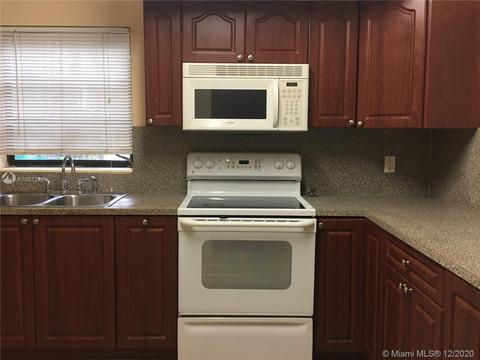 590 W 63rd St, Hialeah, FL 33012 photo 6