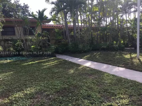 590 W 63rd St, Hialeah, FL 33012 photo 1