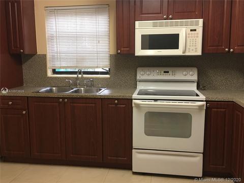 590 W 63rd St, Hialeah, FL 33012 photo 4