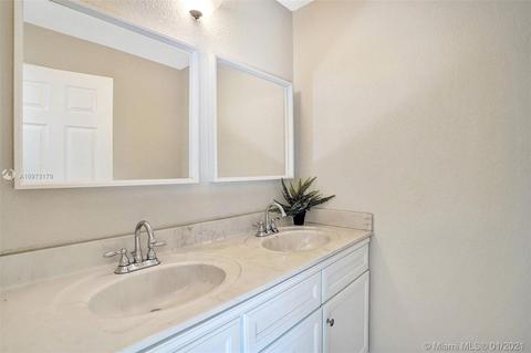 2723 Oakbrook Dr, Weston, FL 33332 photo 21