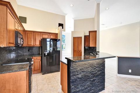 2723 Oakbrook Dr, Weston, FL 33332 photo 8
