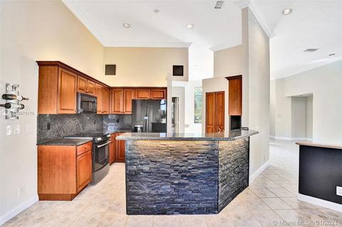 2723 Oakbrook Dr, Weston, FL 33332 photo 10