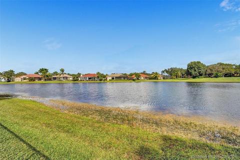 2723 Oakbrook Dr, Weston, FL 33332 photo 3