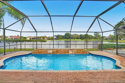 2723 Oakbrook Dr, Weston, FL 33332 photo 2