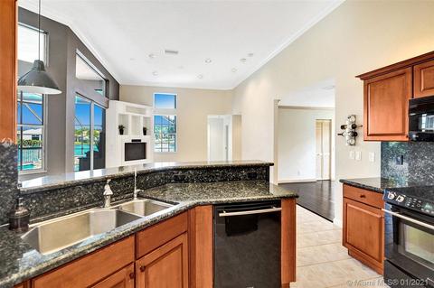 2723 Oakbrook Dr, Weston, FL 33332 photo 9