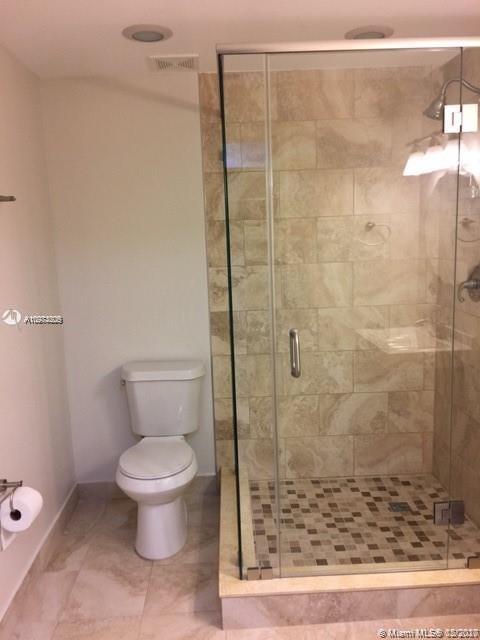 561 E 43rd St, Hialeah, FL 33013 photo 4