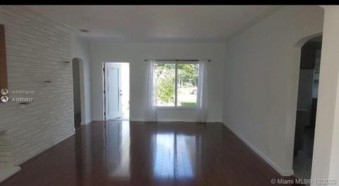 9265 Carlyle Ave, Surfside, FL 33154 photo 4