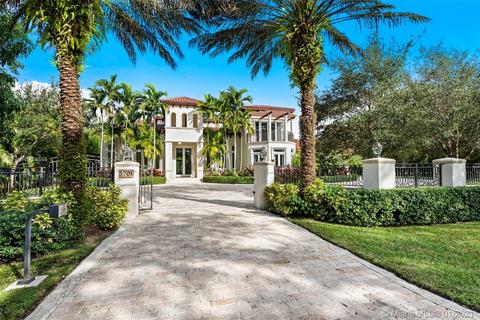 5701 SW 94th St, Pinecrest, FL 33156 photo 1
