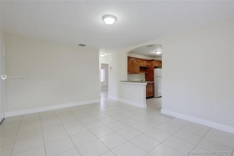 910 Sultan Ave, Opa Locka, FL 33054 photo 5