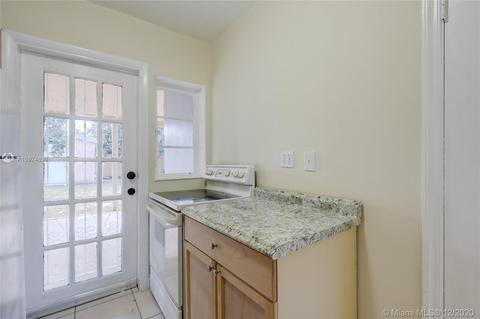 910 Sultan Ave, Opa Locka, FL 33054 photo 10