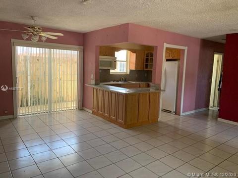 601 E 38th St, Hialeah, FL 33013 photo 4