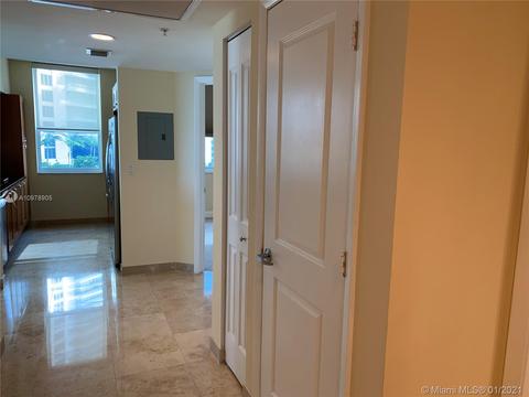 186 SE 12th Ter #1501, Miami, FL 33131 photo 4