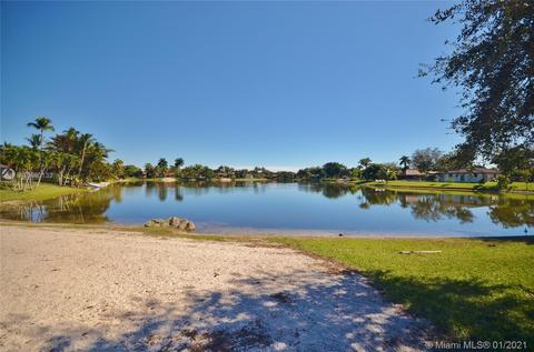 15310 Dunbarton Pl, Miami Lakes, FL 33016 photo 41