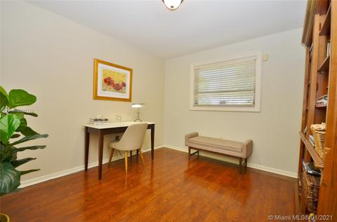 15310 Dunbarton Pl, Miami Lakes, FL 33016 photo 25